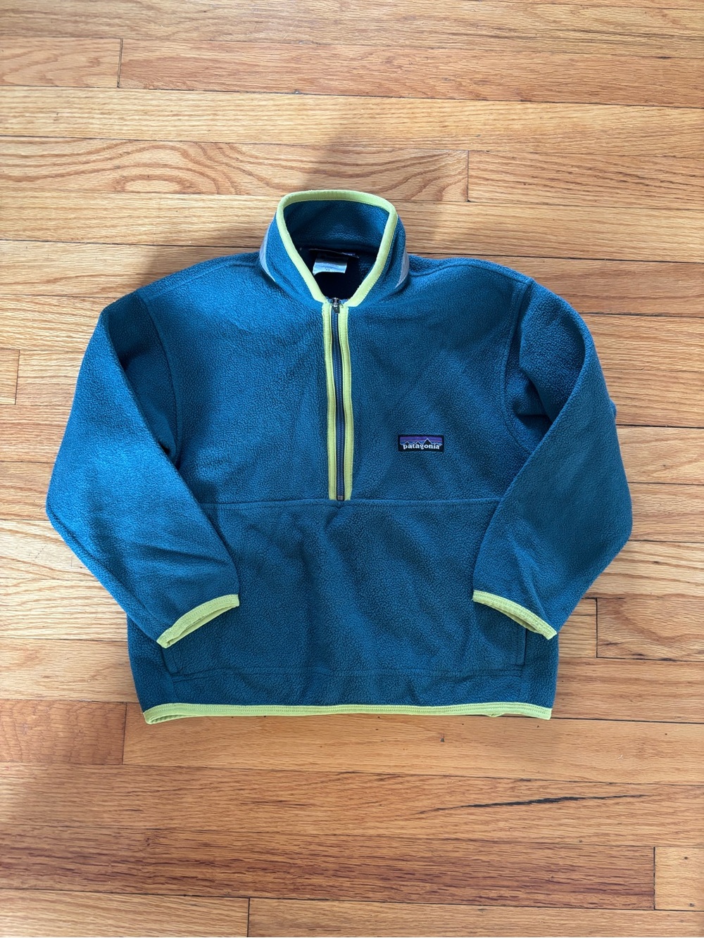 Patagonia kids fleece jacket in blue & green, kids size 5 yrs old